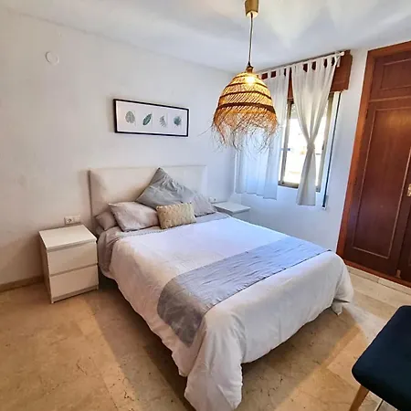 Luminoso Piso Centro De Marbella. A 50m De La Playa *