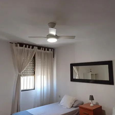 Luminoso Piso Centro De Marbella. A 50m De La Playa *