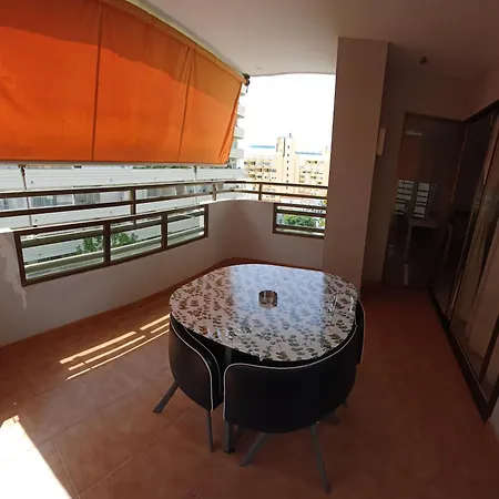 Luminoso Piso Centro De Marbella. A 50m De La Playa *