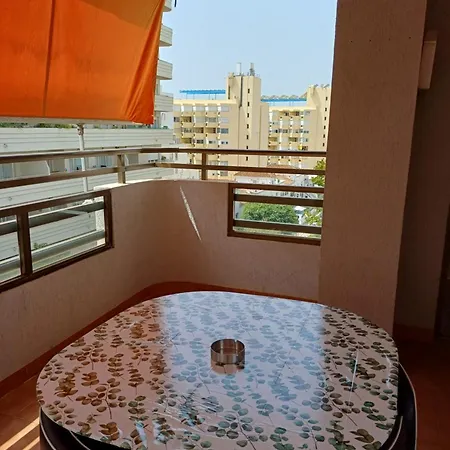 Luminoso Piso Centro De Marbella. A 50m De La Playa