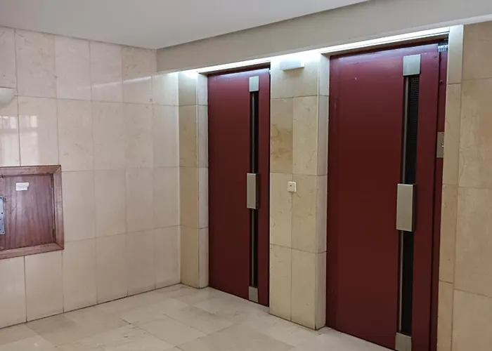 Luminoso Piso Centro De Marbella. A 50m De La Playa *