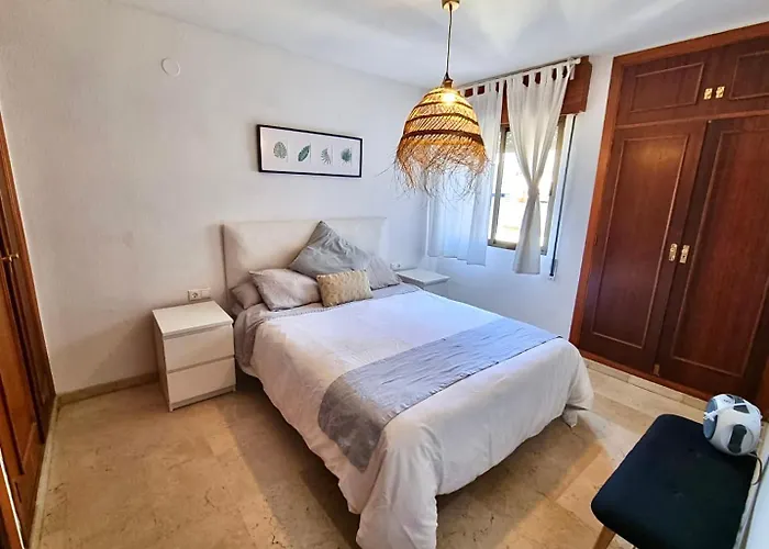 Luminoso Piso Centro De Marbella. A 50m De La Playa *