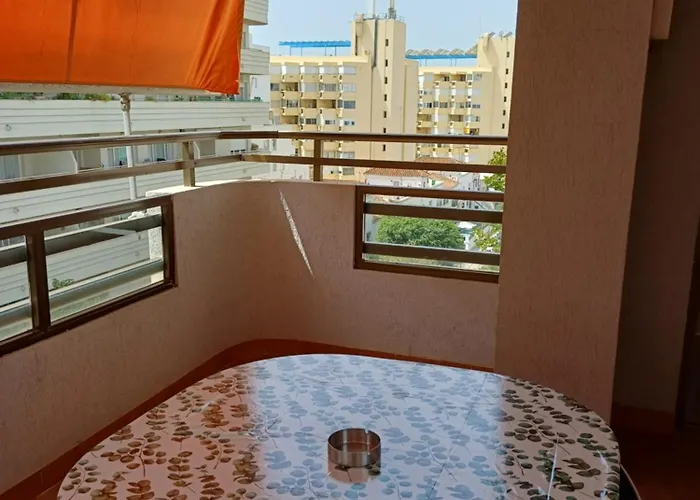 Luminoso Piso Centro De Marbella. A 50m De La Playa